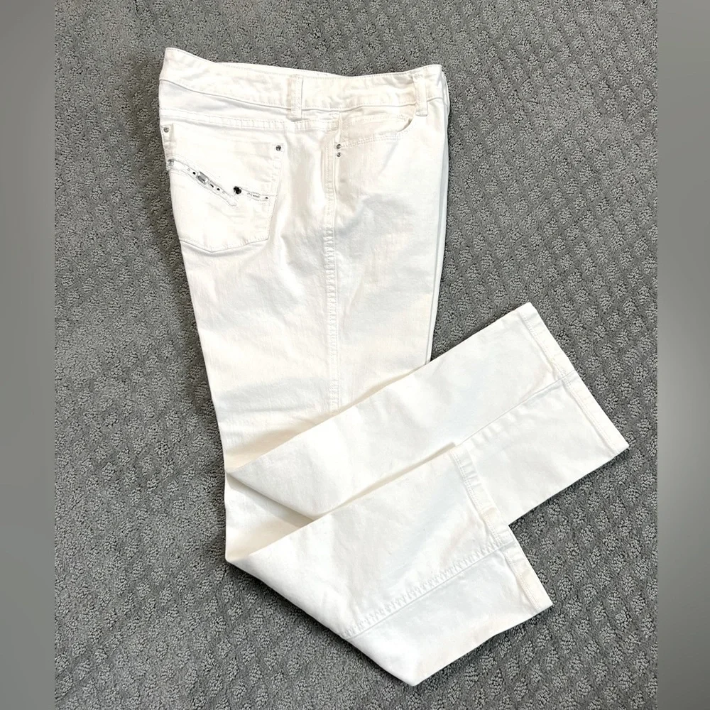 White House Black Market white jeans with jewel stone adorned back pockets - Picture 1 of 9